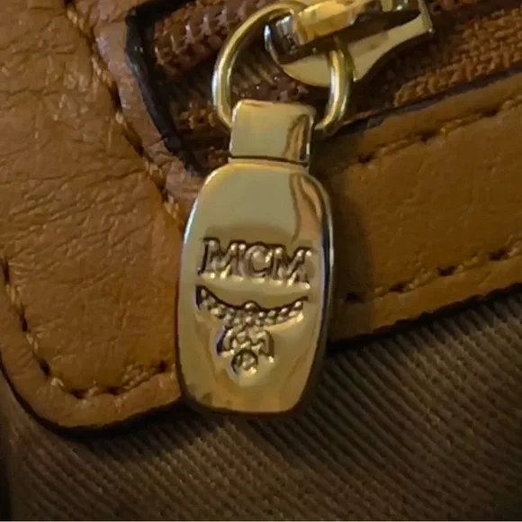 MCM Visetos Medium Essentials Shopper Tote Cognac - Picture 14 of 17